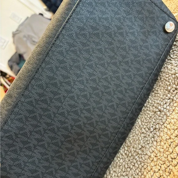 Michael Kors Gray and Black Shoulder Bag - Picture 3 of 7